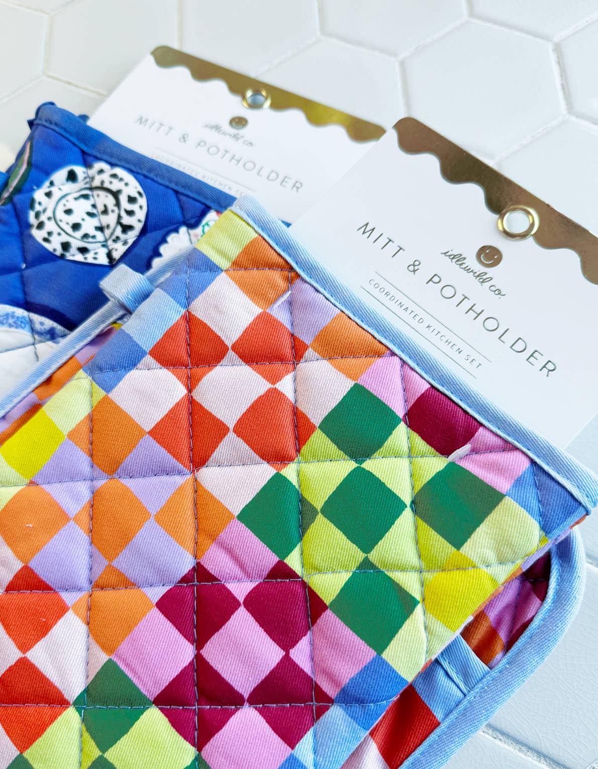 Cotton Oven Mitt + Pot Holder Set | Dinner Plates