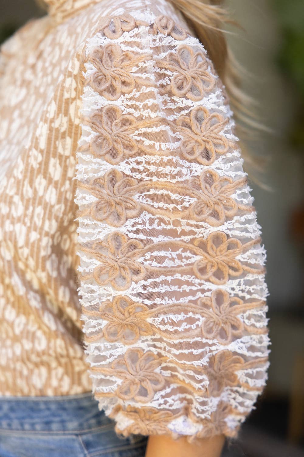 35897 Lace Half Puff Sleeve Animal Print Top