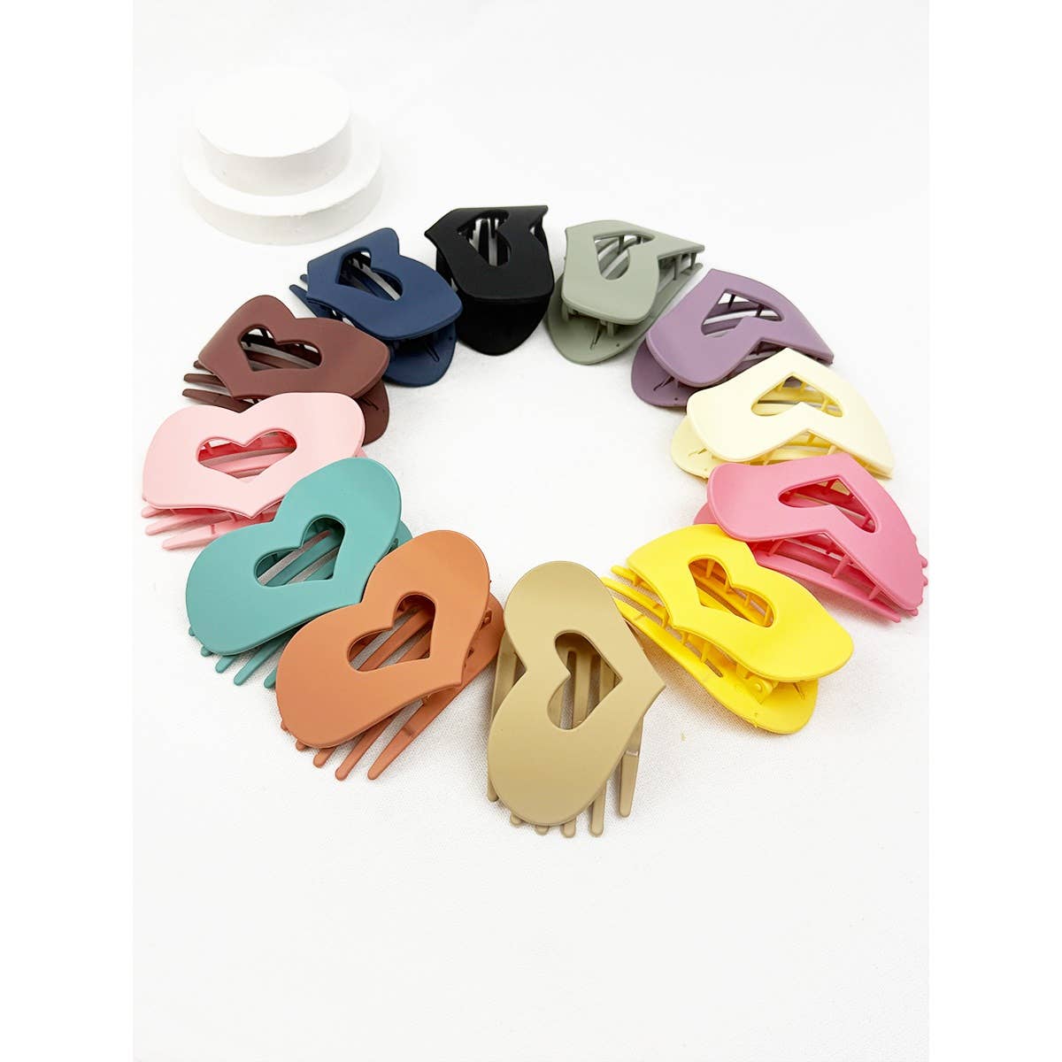 Matte Jumbo Cut Out Rectangle Hair Claw