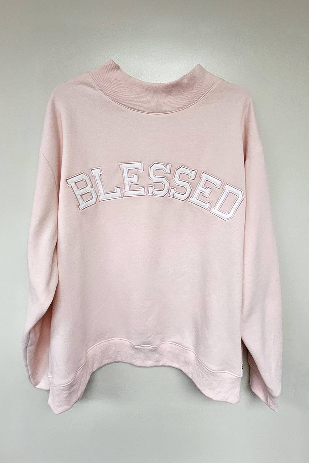 IT2594-BLESSED | 'BLESSED' Embroidered Mockneck Sweatshirt