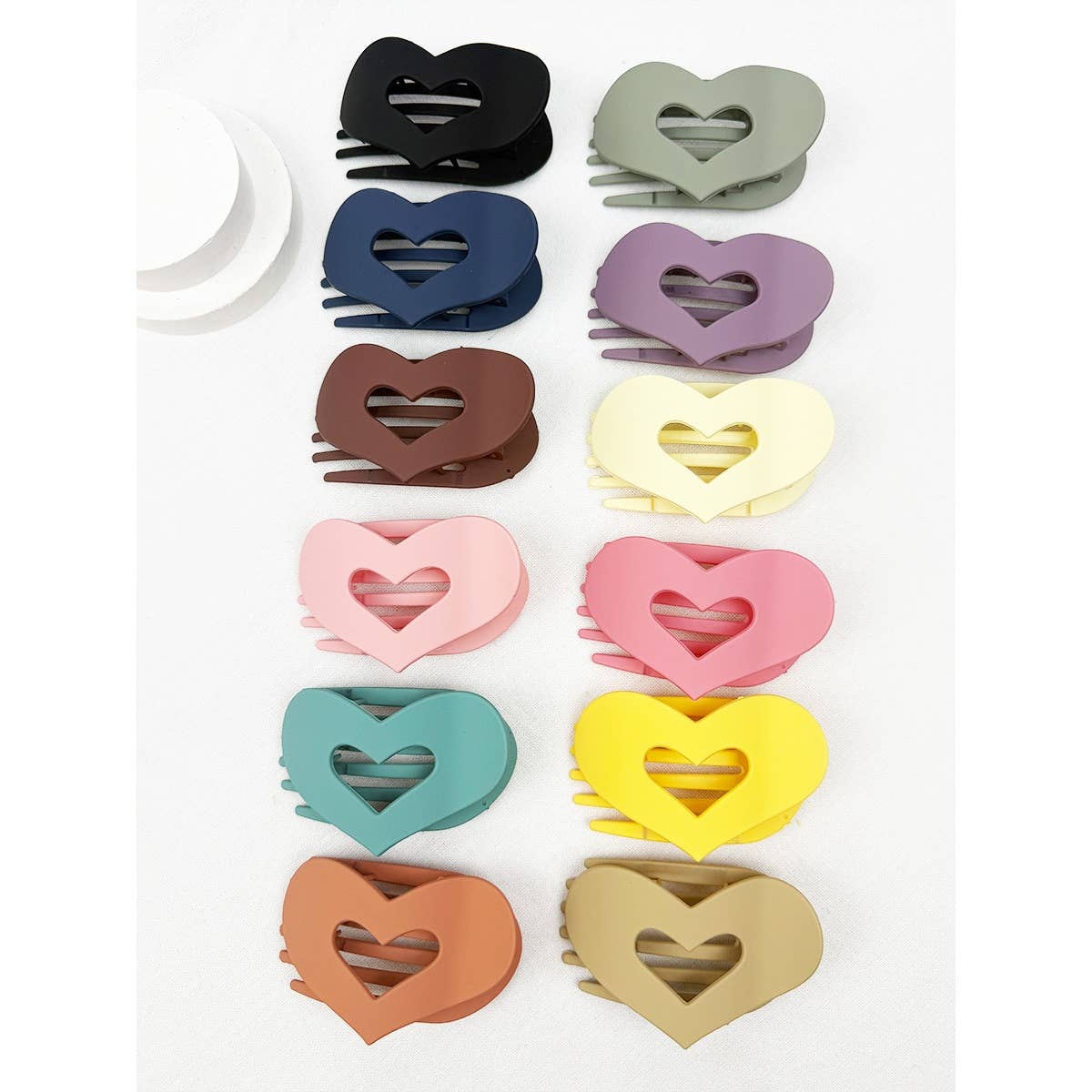 Matte Jumbo Cut Out Rectangle Hair Claw