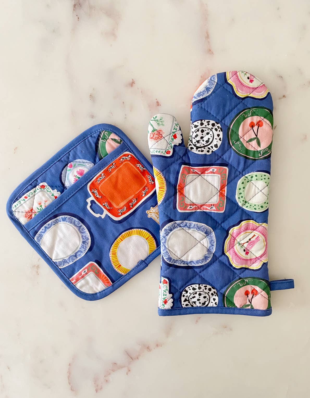 Cotton Oven Mitt + Pot Holder Set | Dinner Plates