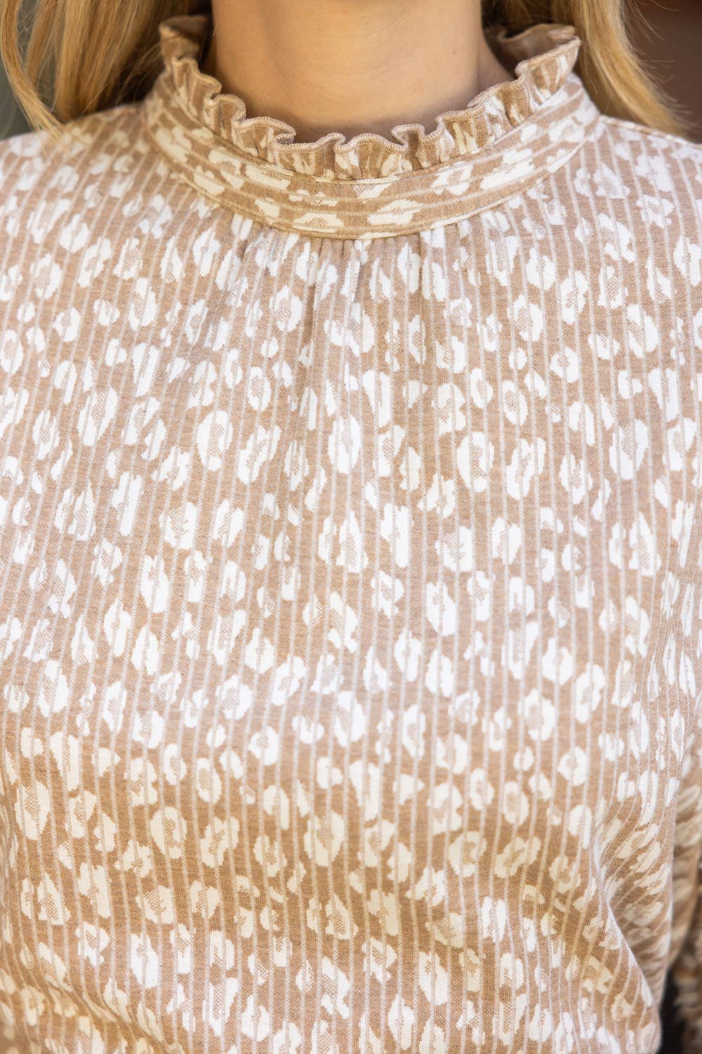 35897 Lace Half Puff Sleeve Animal Print Top