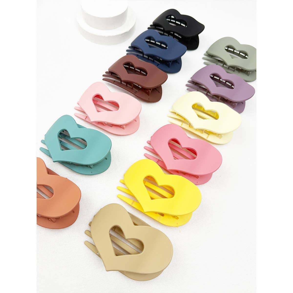 Matte Jumbo Cut Out Rectangle Hair Claw